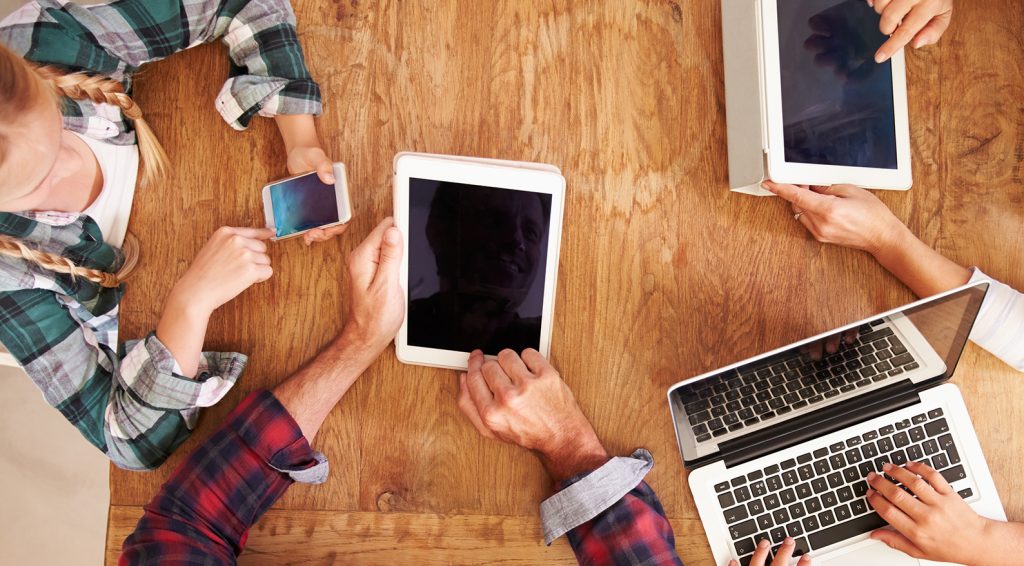 Foro «La influencia del Internet en las nuevas generaciones»